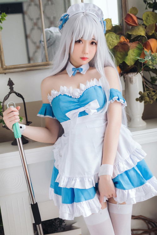 Read more about the article 焖焖碳 Cosplay 小天鹅女仆