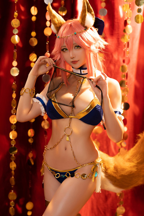 Read more about the article 星之迟迟 Cosplay 玉藻前舞娘