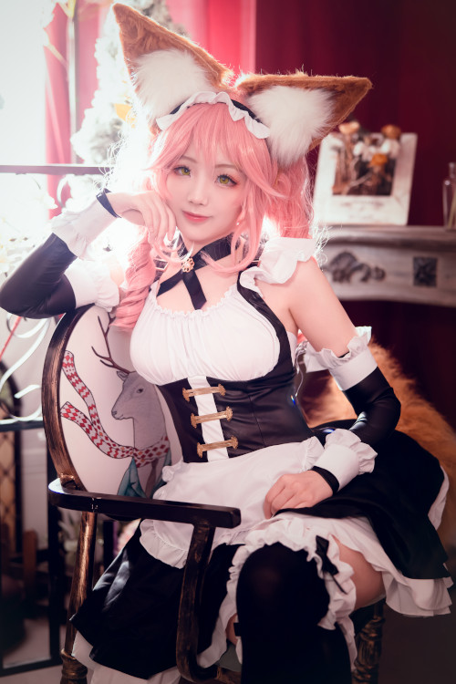 Read more about the article 黄濑凉兔_兔半仙 Cosplay fate玉藻前女仆ver