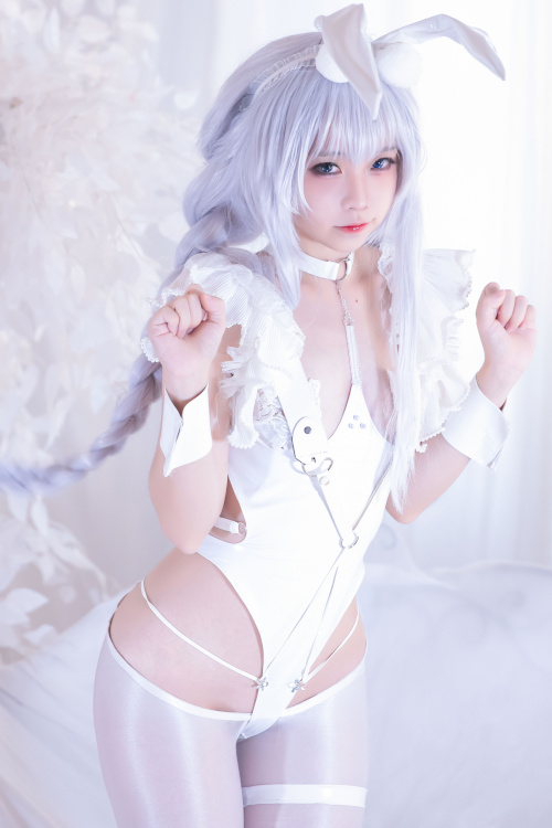 Read more about the article G44不会受伤 Cosplay 碧蓝航线 恶毒皮肤 懒懒的白兔