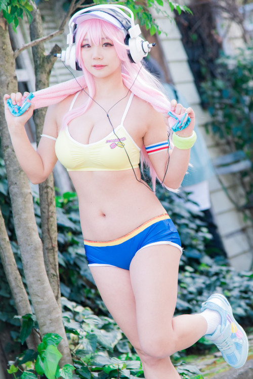 Read more about the article Cosplay るうみるく 琉優 るうに子もりもりROM Vol.02