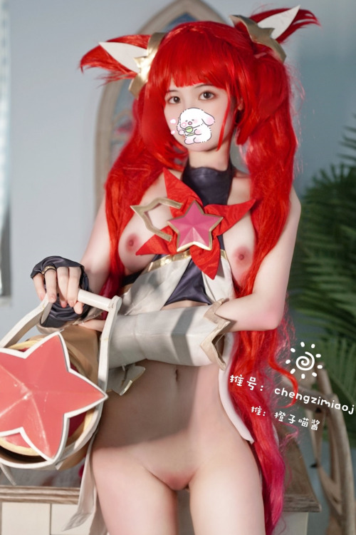 Read more about the article Cosplay 橙子喵酱 Chengzimiaoj 金克斯