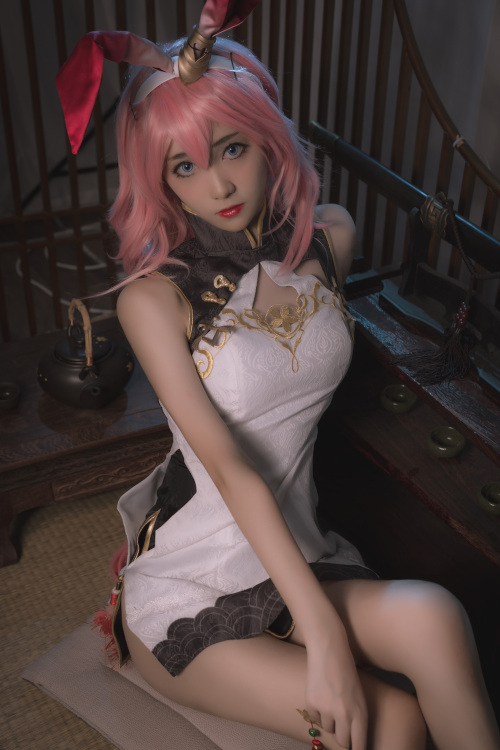 Read more about the article Cosplay 南桃Momoko 八重樱旗袍