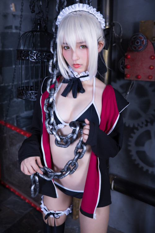 Read more about the article Cosplay 神楽坂真冬 绝对服从