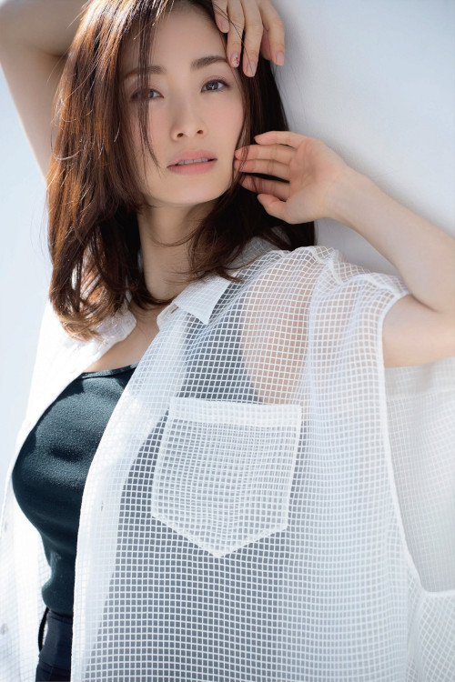Read more about the article Aya Ueto 上戸彩, FLASH 2023.01.24 (フラッシュ 2023年1月24日号)